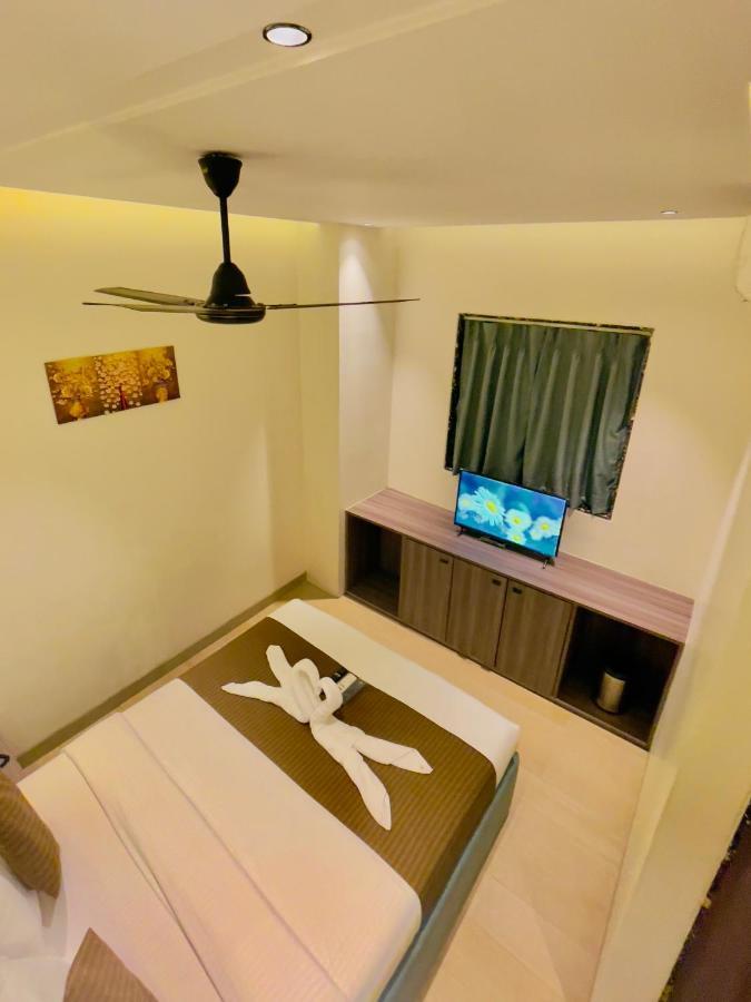 Hotel Lime Wood Mumbai Exteriör bild