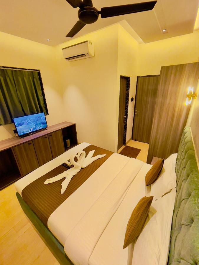 Hotel Lime Wood Mumbai Exteriör bild